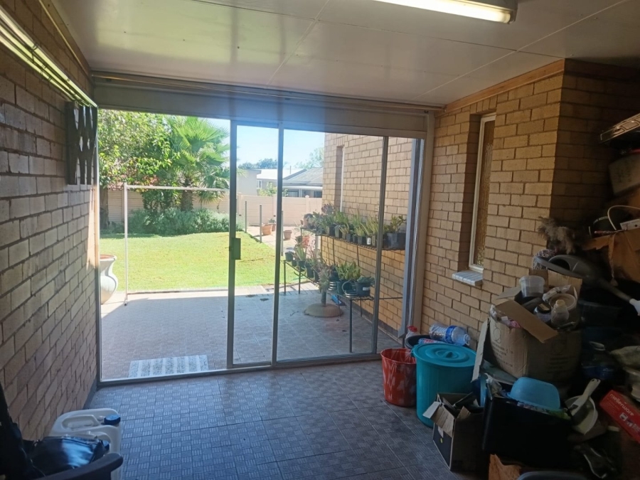 4 Bedroom Property for Sale in Heuwelsig Northern Cape